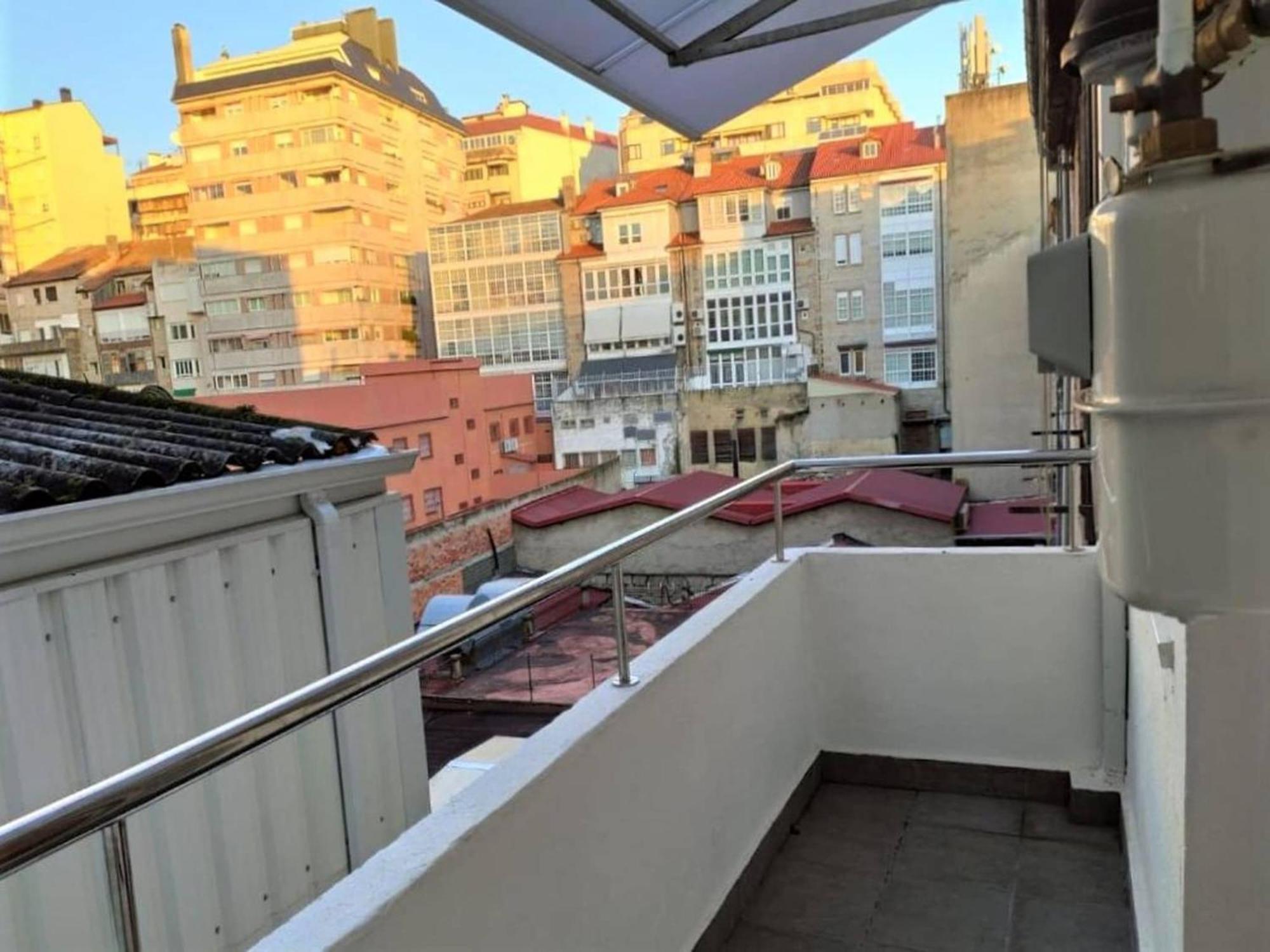 Charming Apartment In Ourense Overlooking The City Bagian luar foto