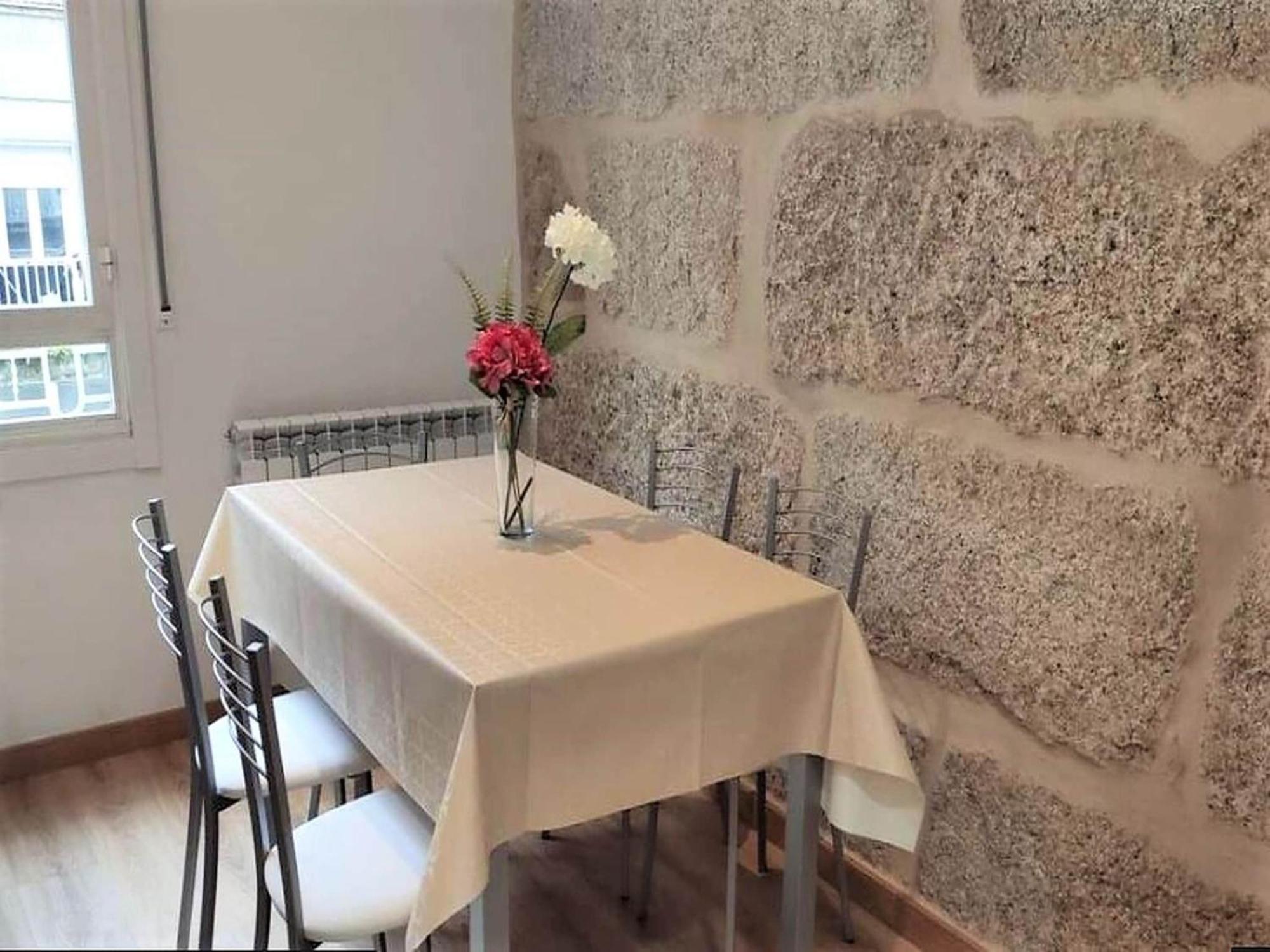 Charming Apartment In Ourense Overlooking The City Bagian luar foto
