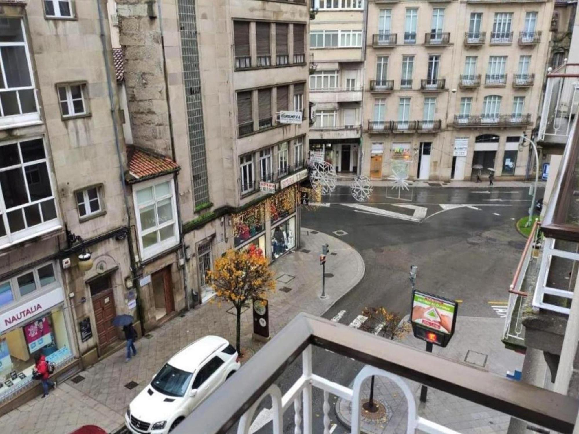 Charming Apartment In Ourense Overlooking The City Bagian luar foto